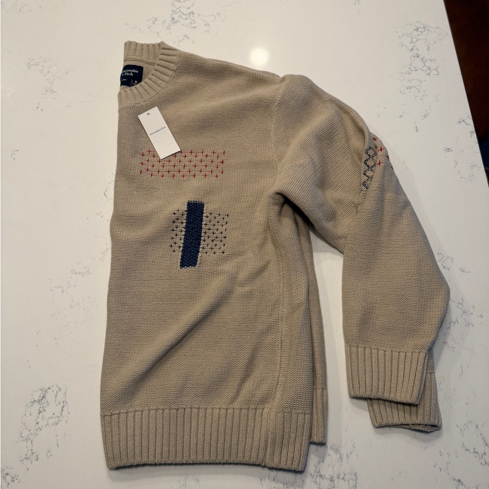 Abercrombie & Fitch patchwork crewneck sweater NWT - Picture 9 of 9